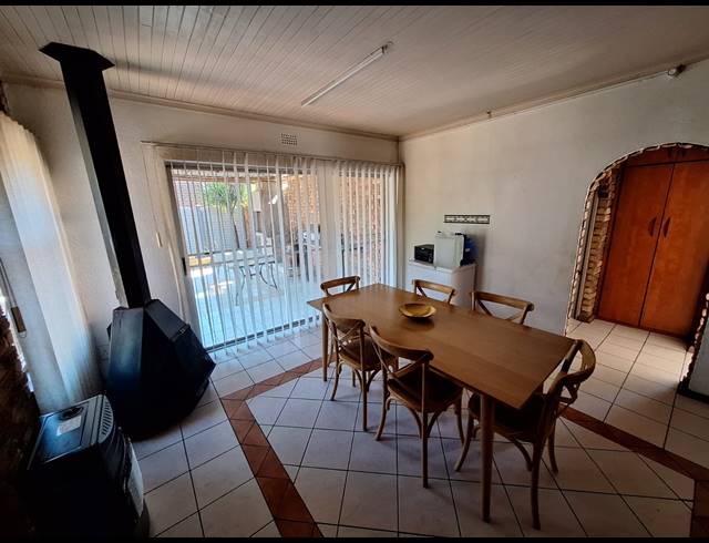 3 BEDROOM HOUSE FOR SALE IN VANDERBIJLPARK SE 3